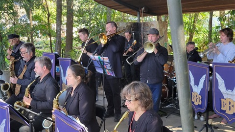 Bello_Bat_Band.jpg